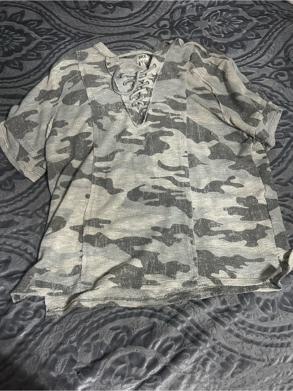 BKE Gray Camouflage Lace-Up Knit Top